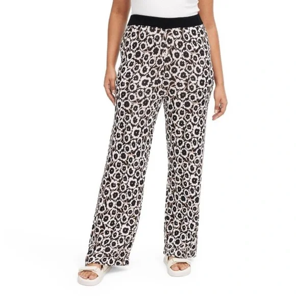 Women's High Waisted Neutral
Sweaterknit Poppy Flare Pants - DVF for
Target M - Picture 2 of 5